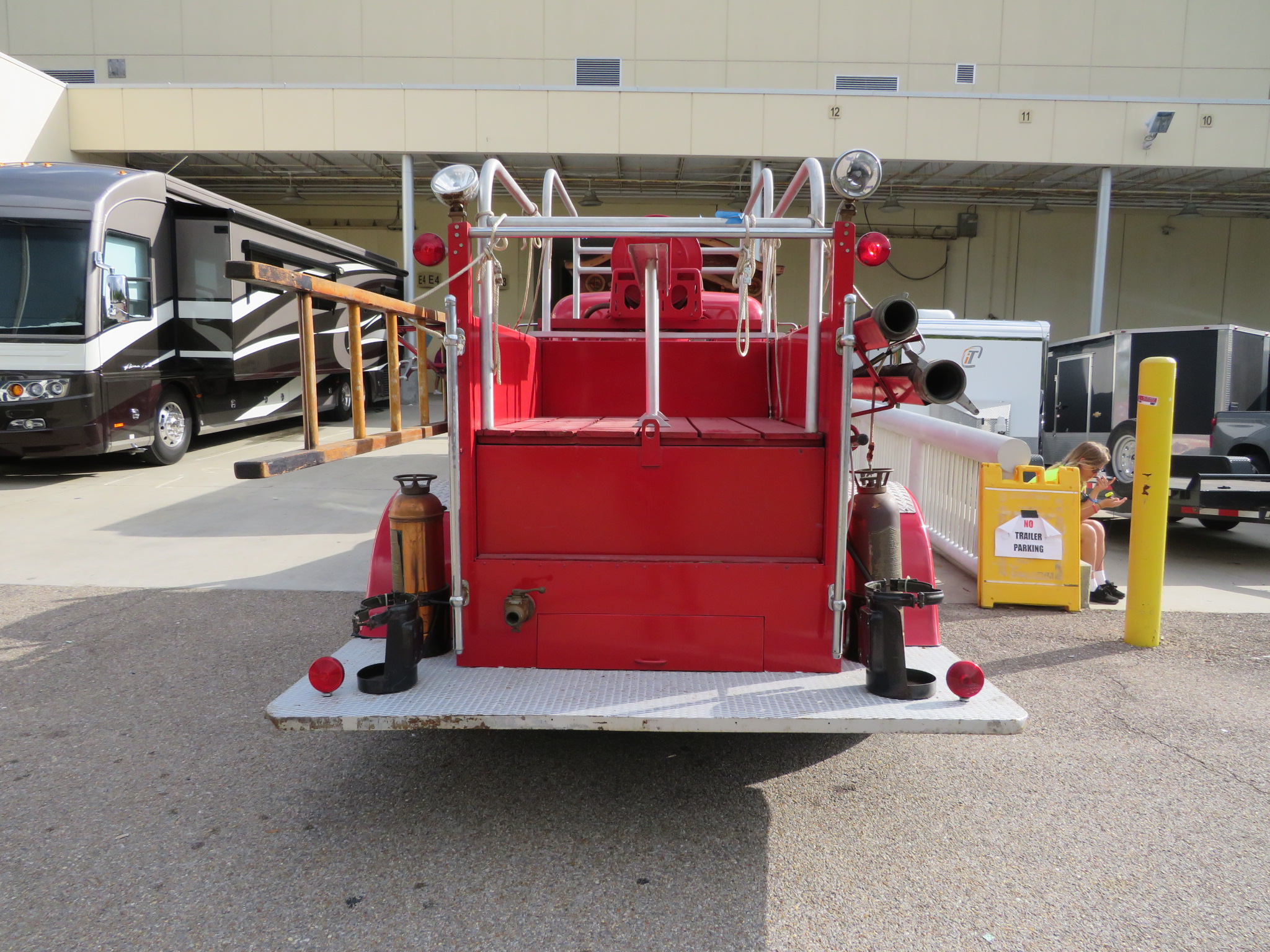 4th Image of a 1941 CHEVROLET FIRE TRUCK