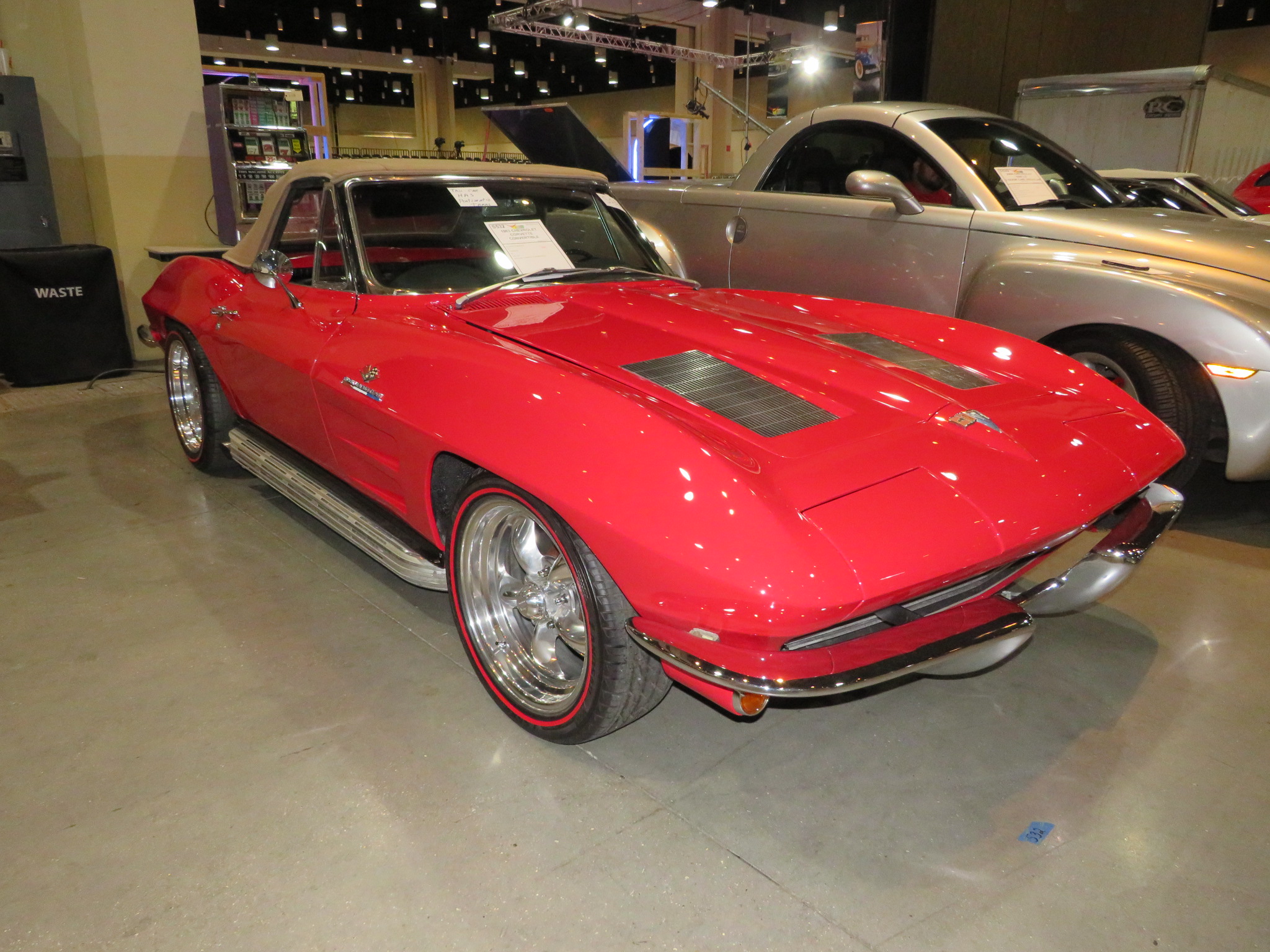 1st Image of a 1963 CHEVROLET CORVETTE