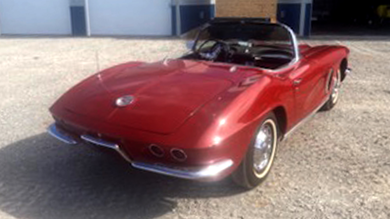 2nd Image of a 1962 CHEVROLET CORVETTE