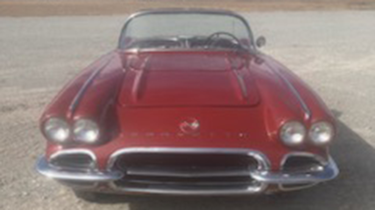 3rd Image of a 1962 CHEVROLET CORVETTE