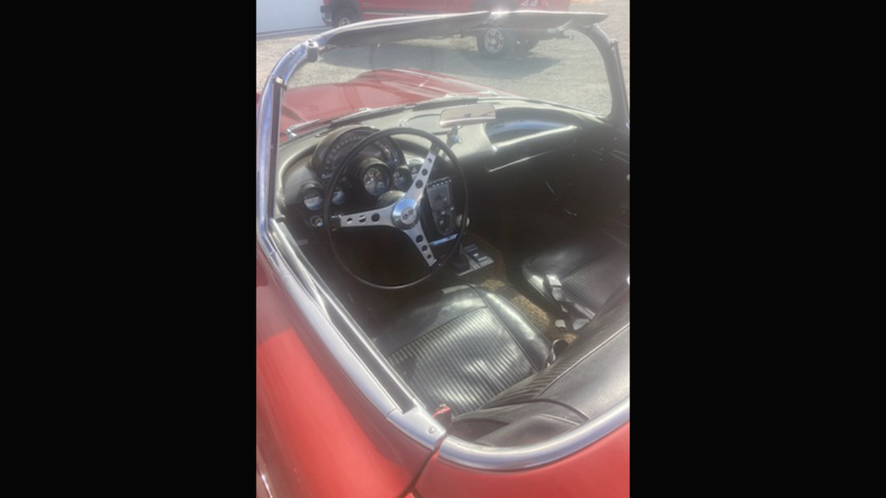 4th Image of a 1962 CHEVROLET CORVETTE