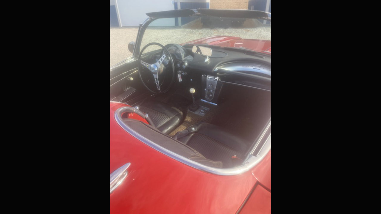 5th Image of a 1962 CHEVROLET CORVETTE