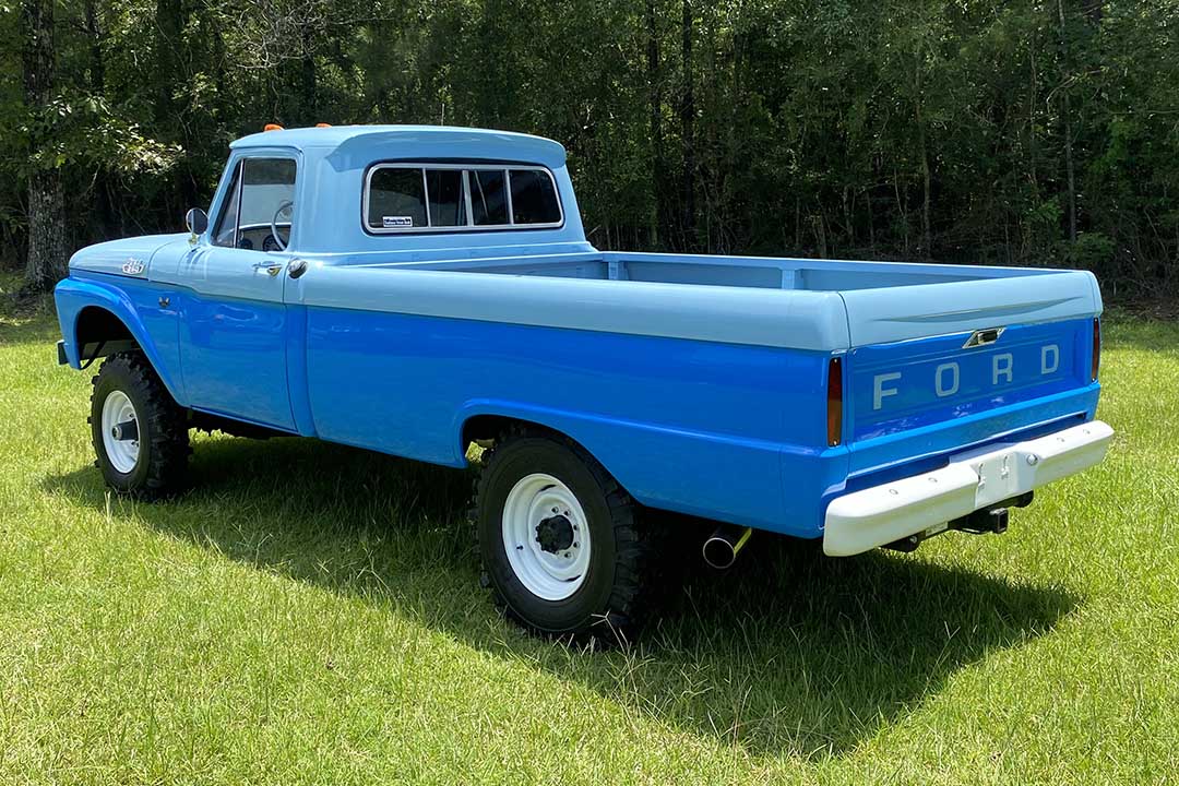 2nd Image of a 1962 FORD F250