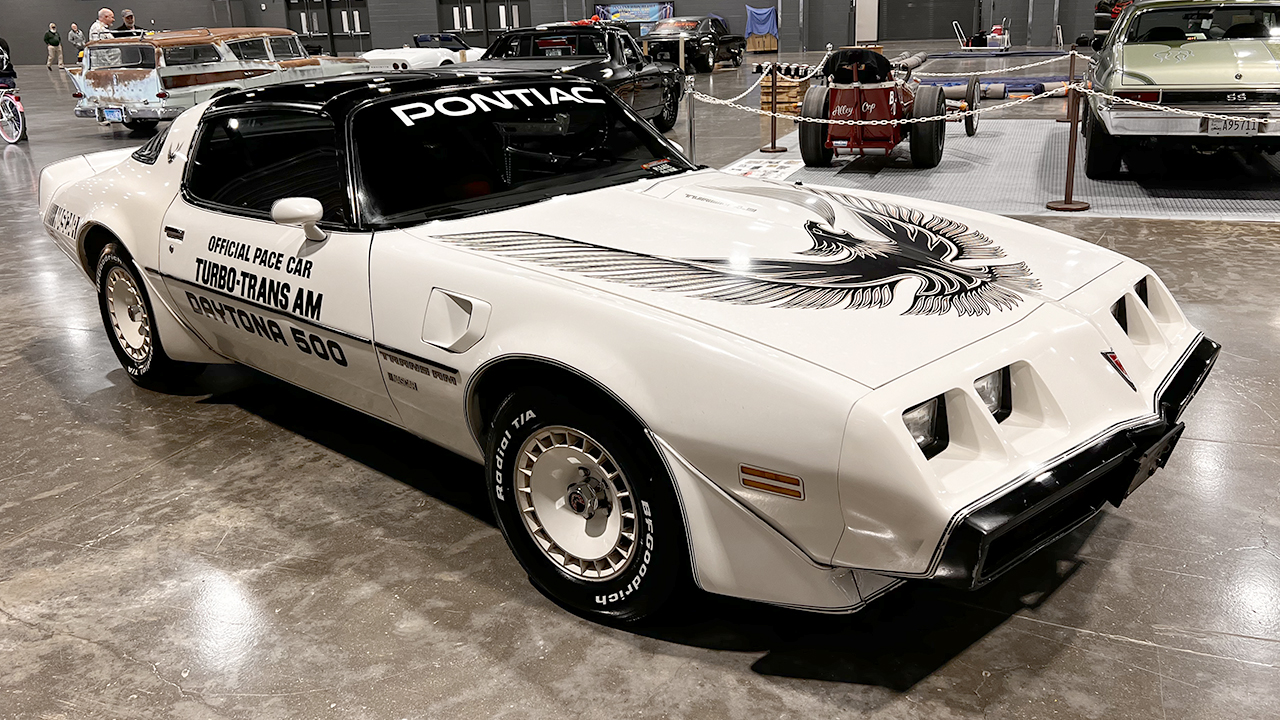 1st Image of a 1981 PONTIAC FIREBIRD