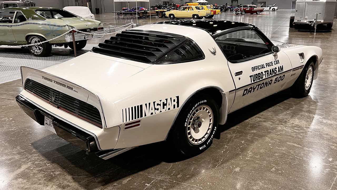 3rd Image of a 1981 PONTIAC FIREBIRD