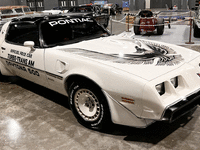 Image 2 of 22 of a 1981 PONTIAC FIREBIRD