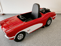 Image 2 of 16 of a 1962 YARDMAN MINIATURE CORVETTE
