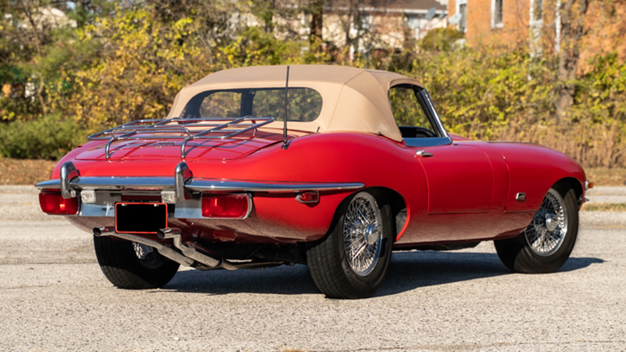 2nd Image of a 1971 JAGUAR XKE