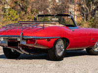 Image 4 of 11 of a 1971 JAGUAR XKE