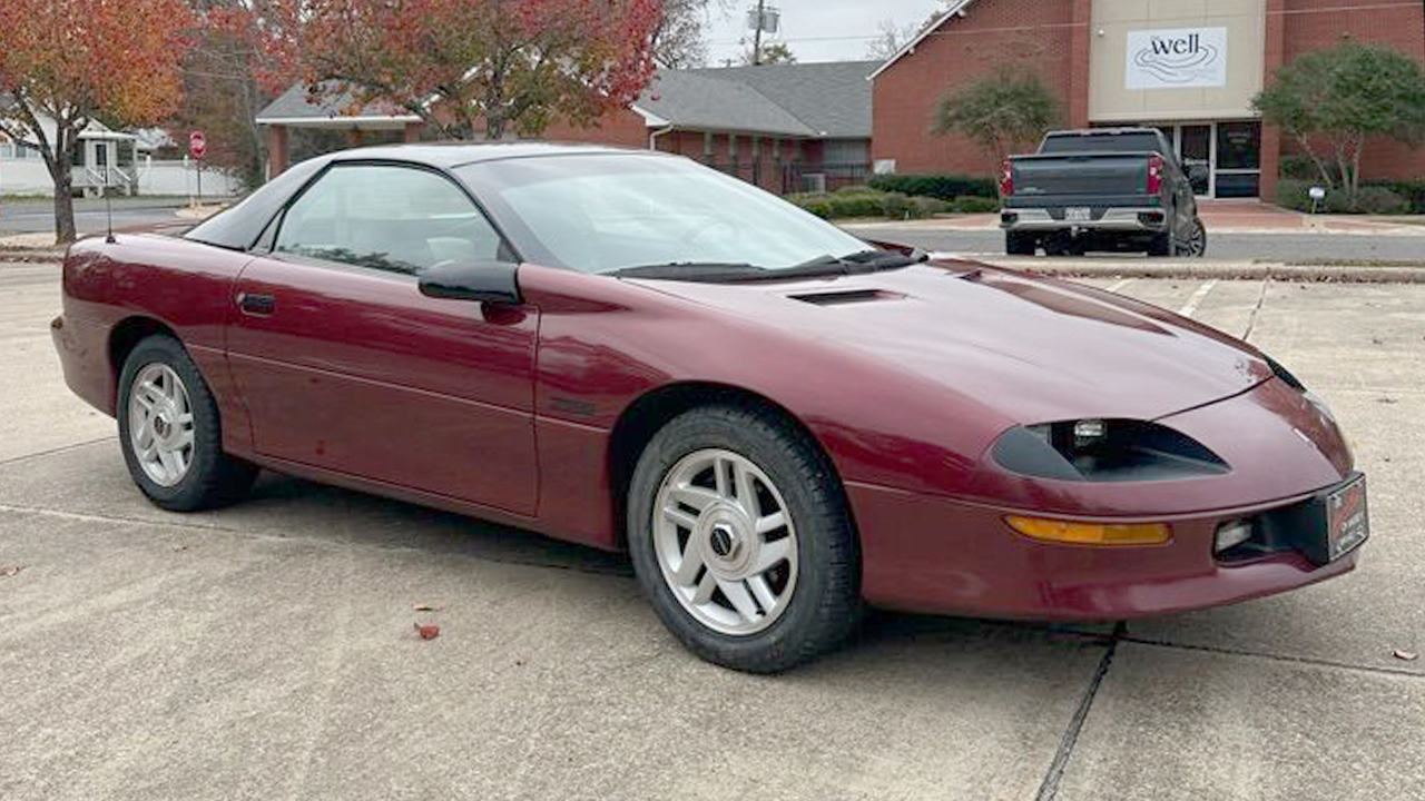 2nd Image of a 1994 CHEVROLET CAMARO Z28