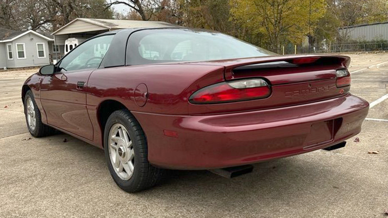 3rd Image of a 1994 CHEVROLET CAMARO Z28