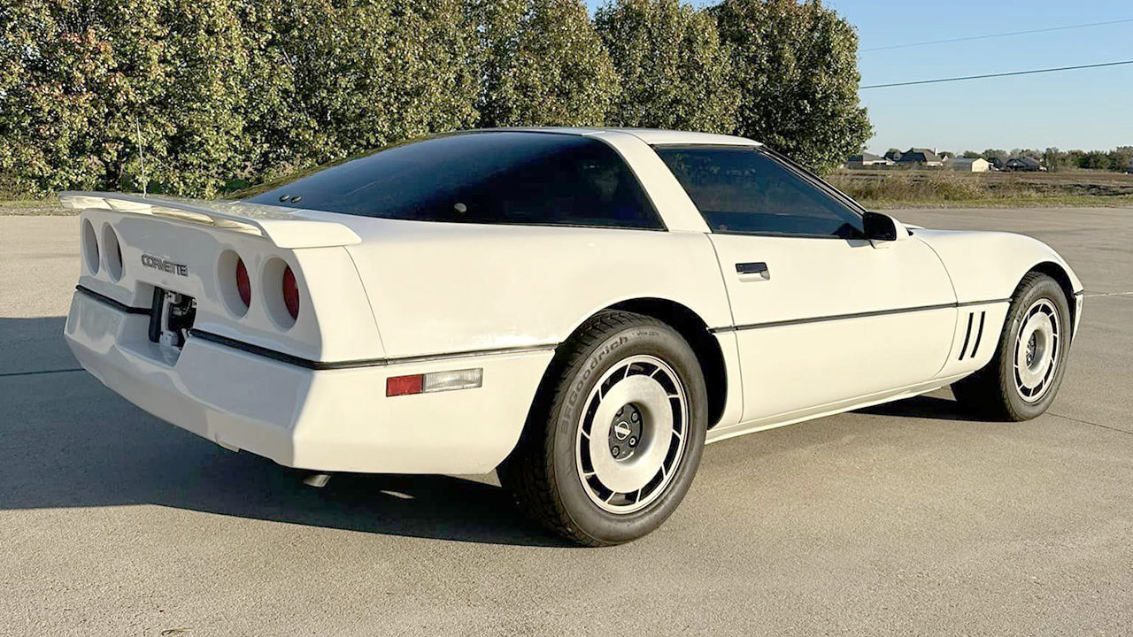 4th Image of a 1984 CHEVROLET CORVETTE