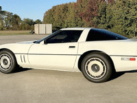 Image 6 of 15 of a 1984 CHEVROLET CORVETTE