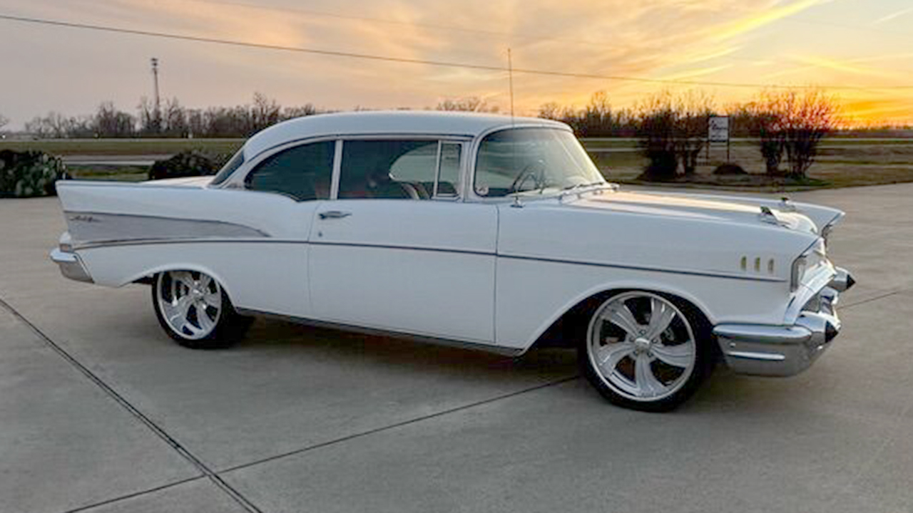 5th Image of a 1957 CHEVROLET BELAIR