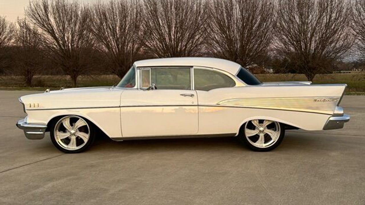 7th Image of a 1957 CHEVROLET BELAIR