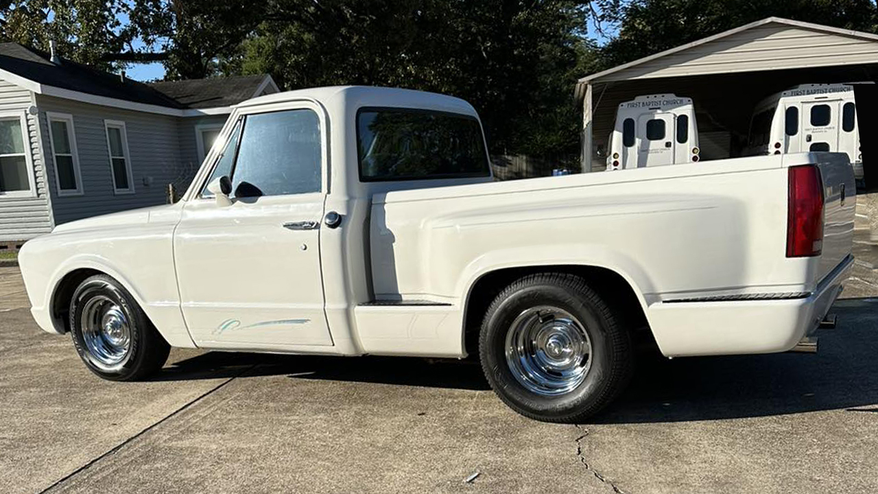 4th Image of a 1967 CHEVROLET C10