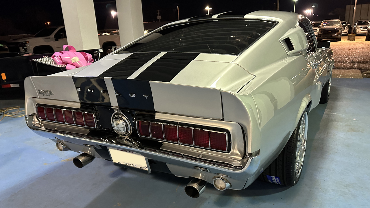 2nd Image of a 1968 FORD MUSTANG GT-500
