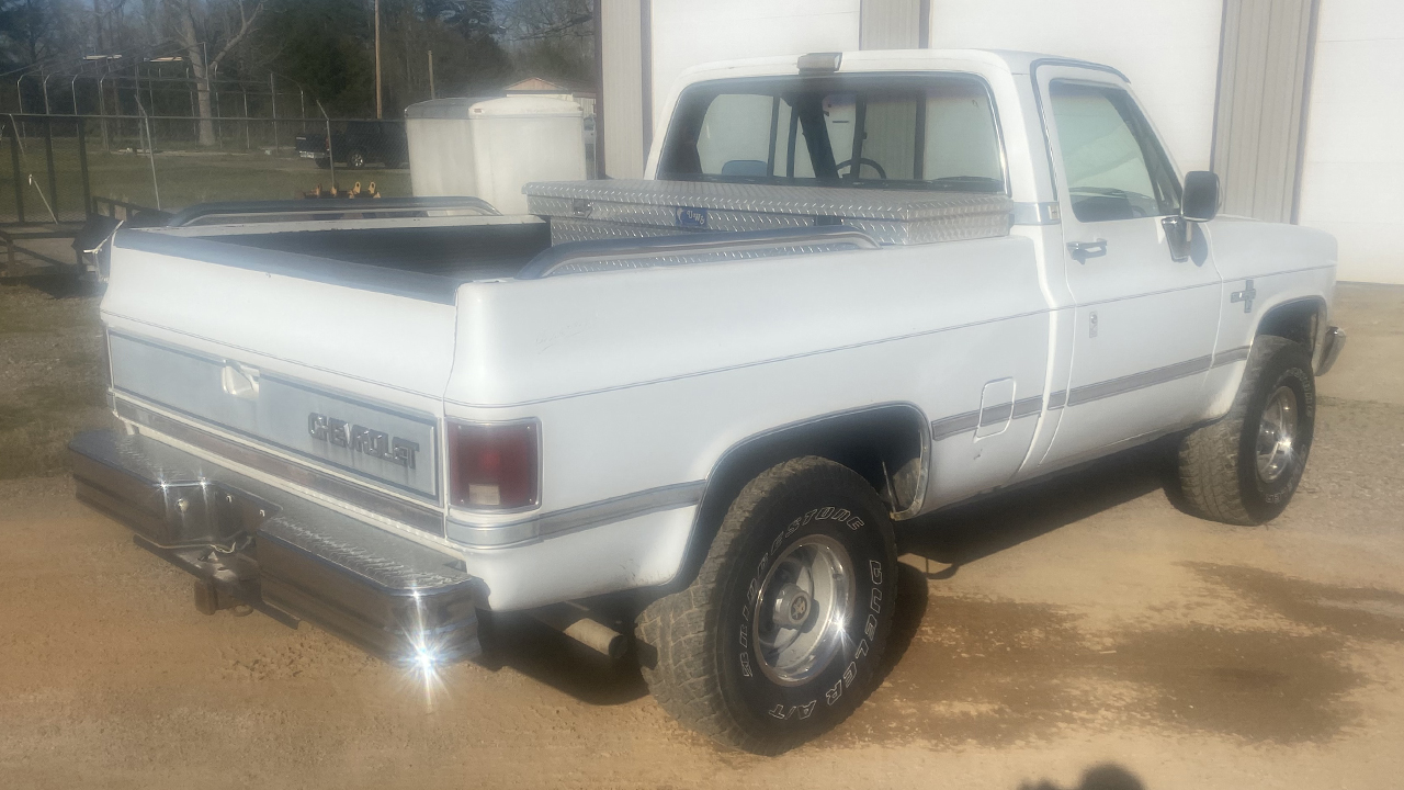 1st Image of a 1985 CHEVROLET C10