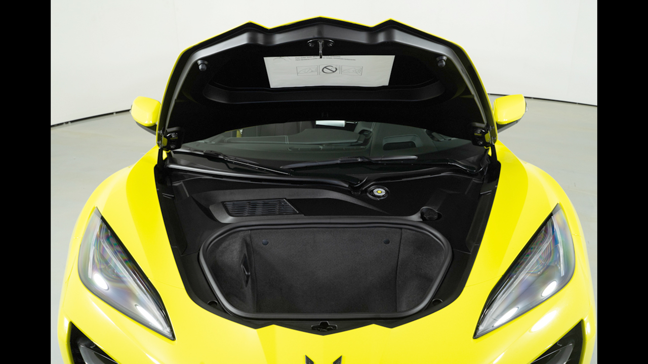 4th Image of a 2023 CHEVROLET CORVETTE Z06