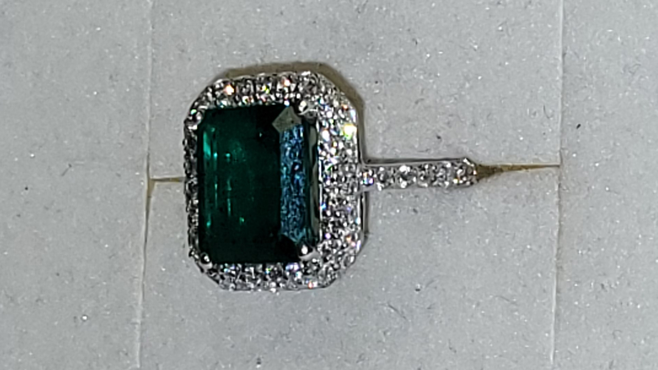 1st Image of a N/A PLATINUM NATURAL EMERALD & DIAMOND