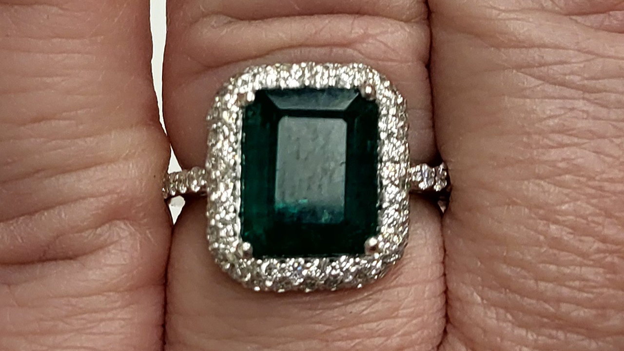5th Image of a N/A PLATINUM NATURAL EMERALD & DIAMOND