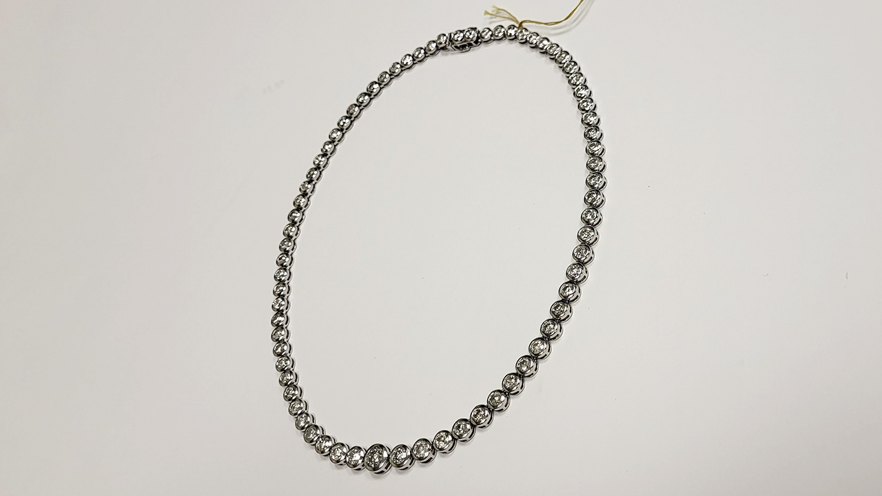 2nd Image of a N/A PLATINUM DIAMOND