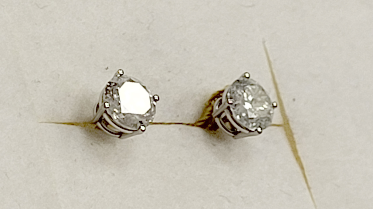 2nd Image of a N/A 14K WHITE GOLD DIAMOND STUD