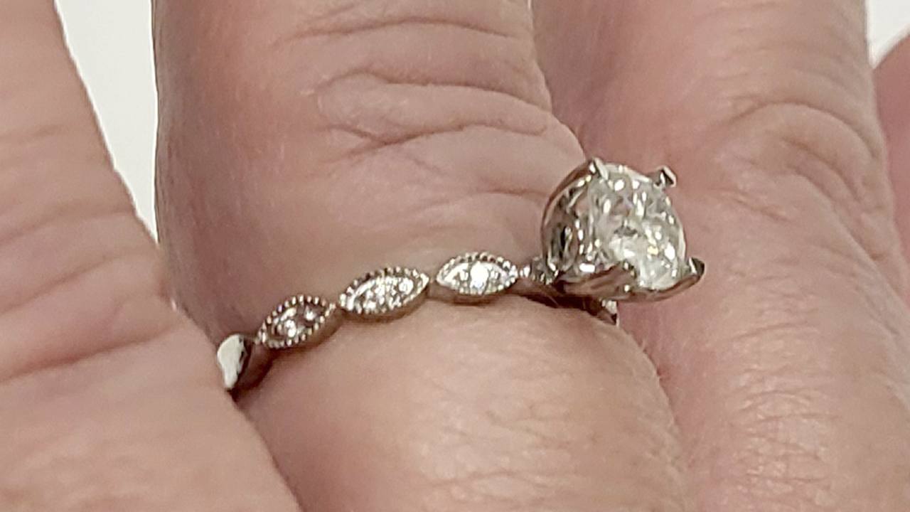 5th Image of a N/A 18K WHITE GOLD LADY'S DIAMOND