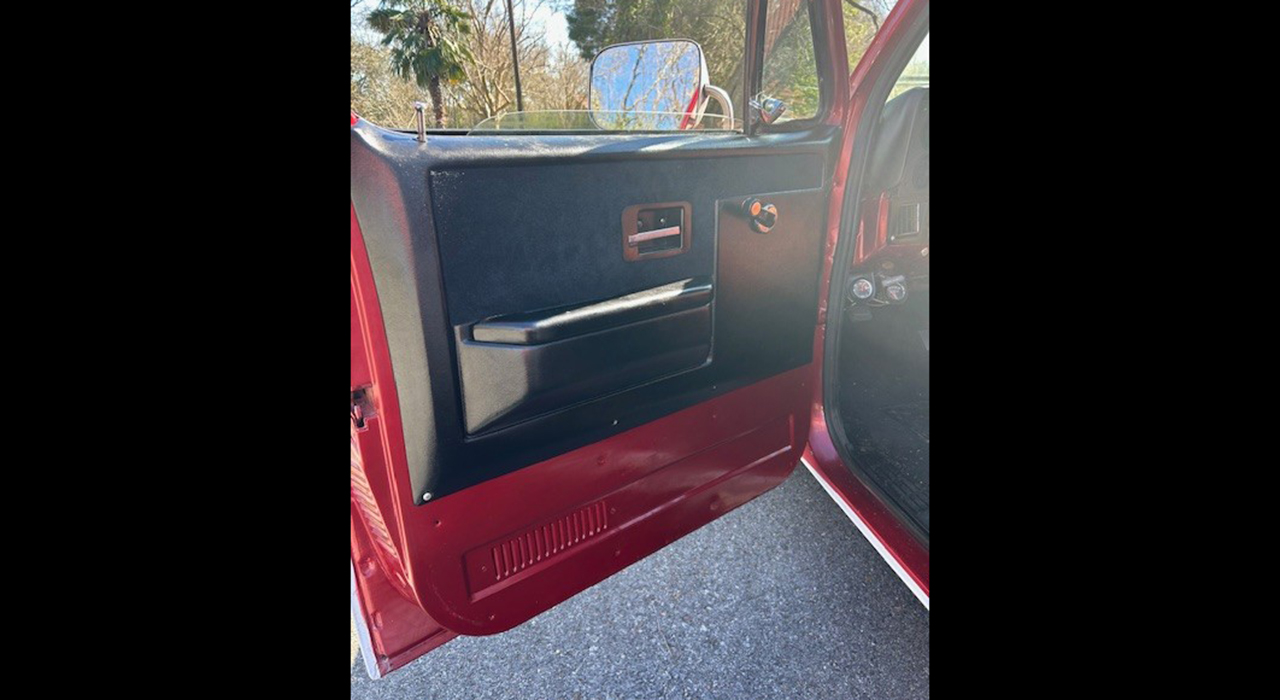 5th Image of a 1982 CHEVROLET C10