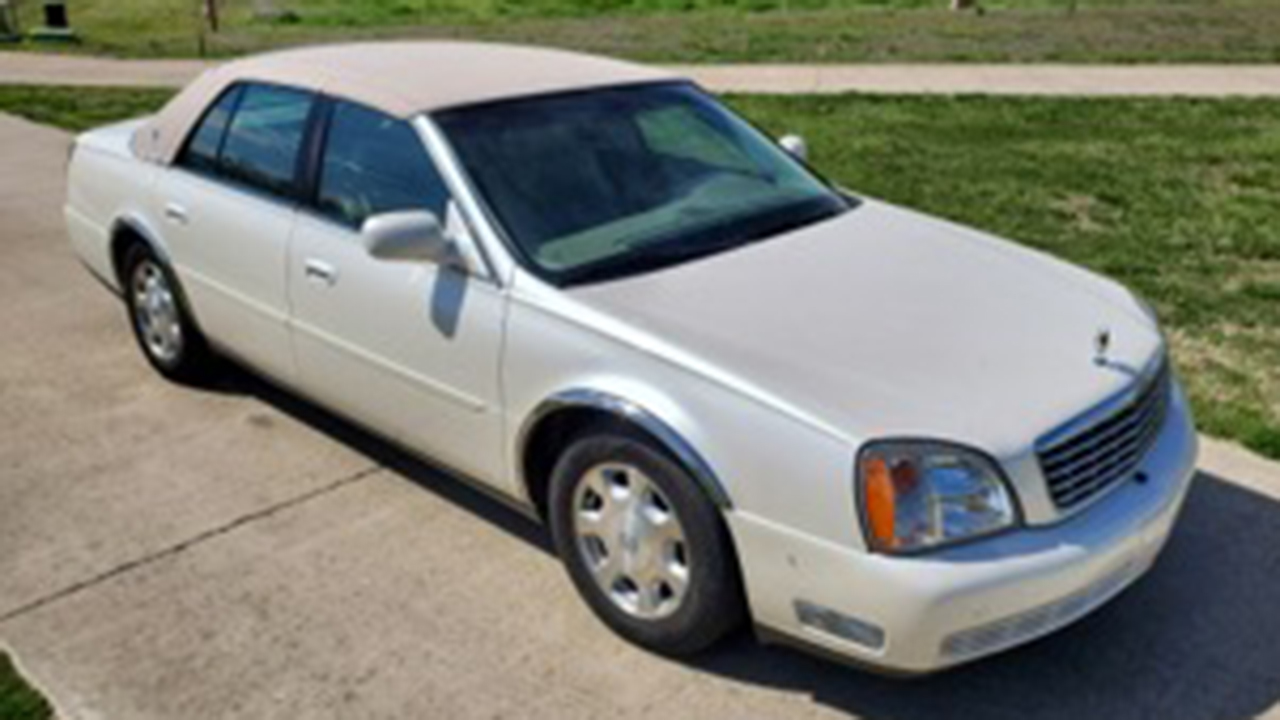 2nd Image of a 2002 CADILLAC DEVILLE