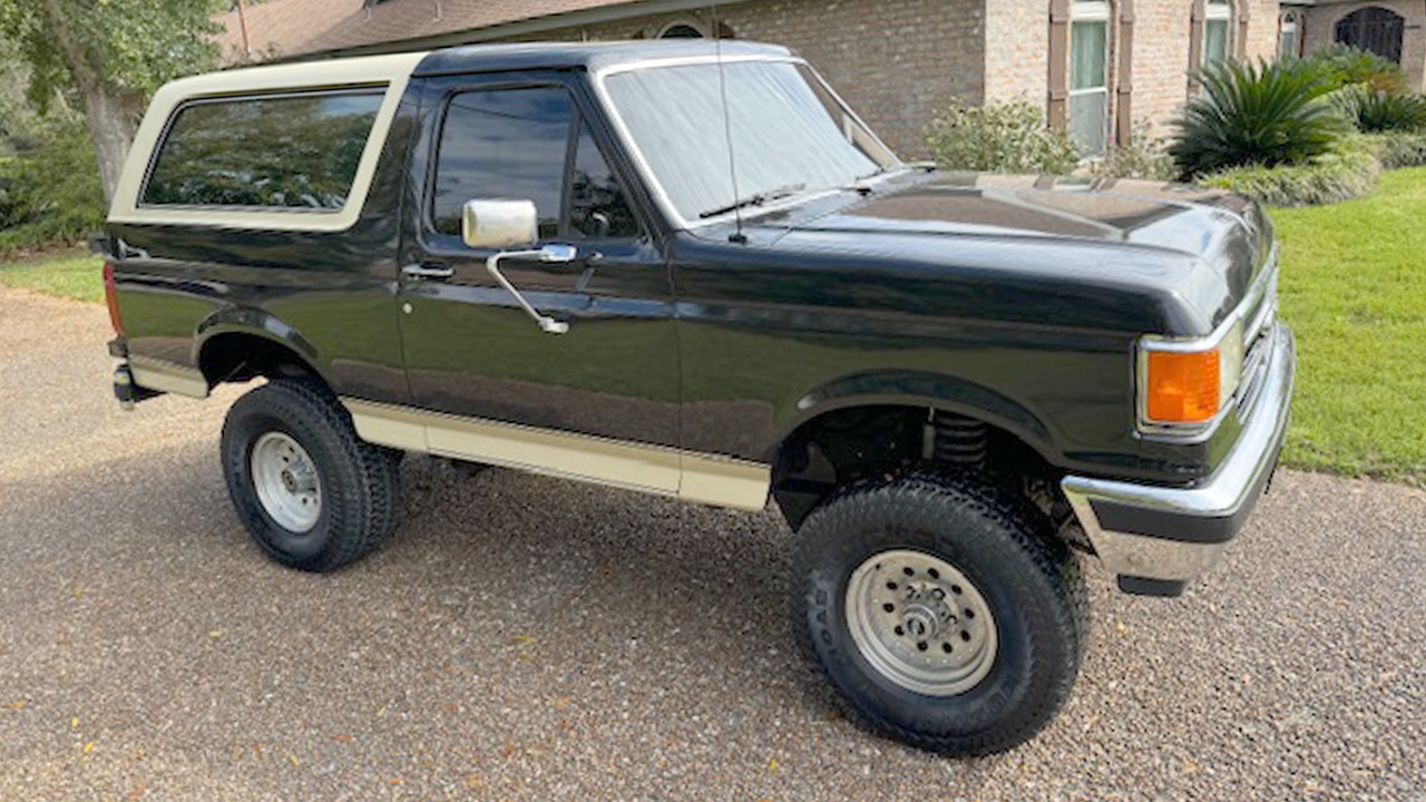 1st Image of a 1990 FORD BRONCO