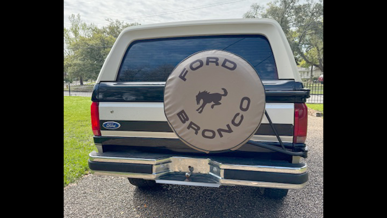 3rd Image of a 1990 FORD BRONCO