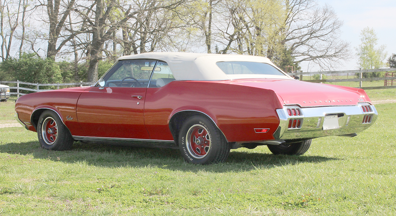 2nd Image of a 1972 OLDSMOBILE CUTLASS
