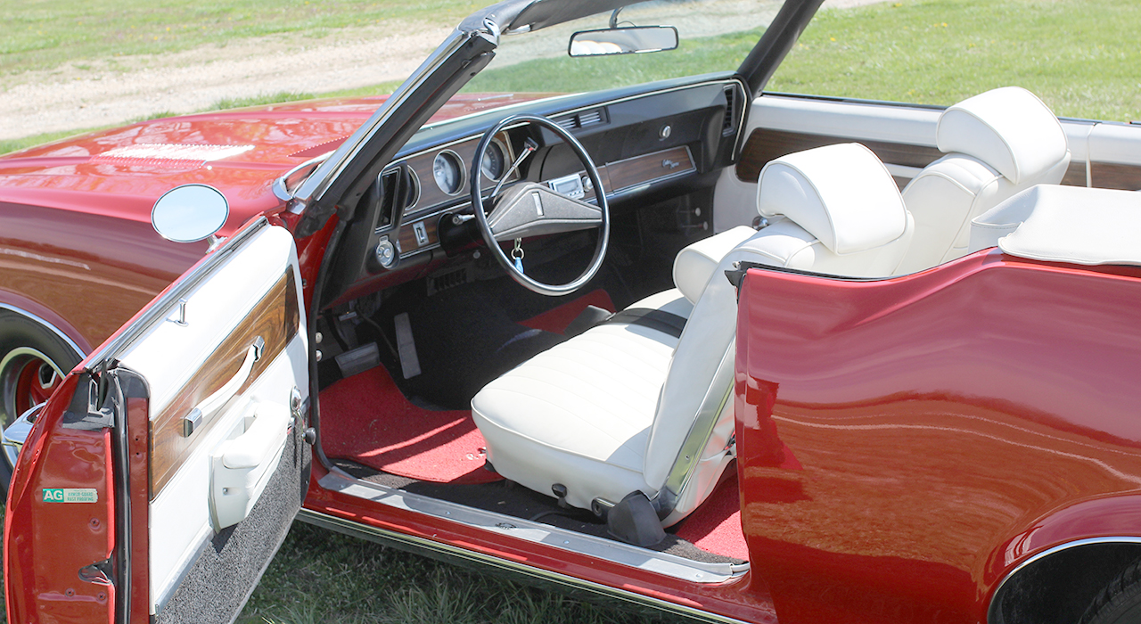 4th Image of a 1972 OLDSMOBILE CUTLASS