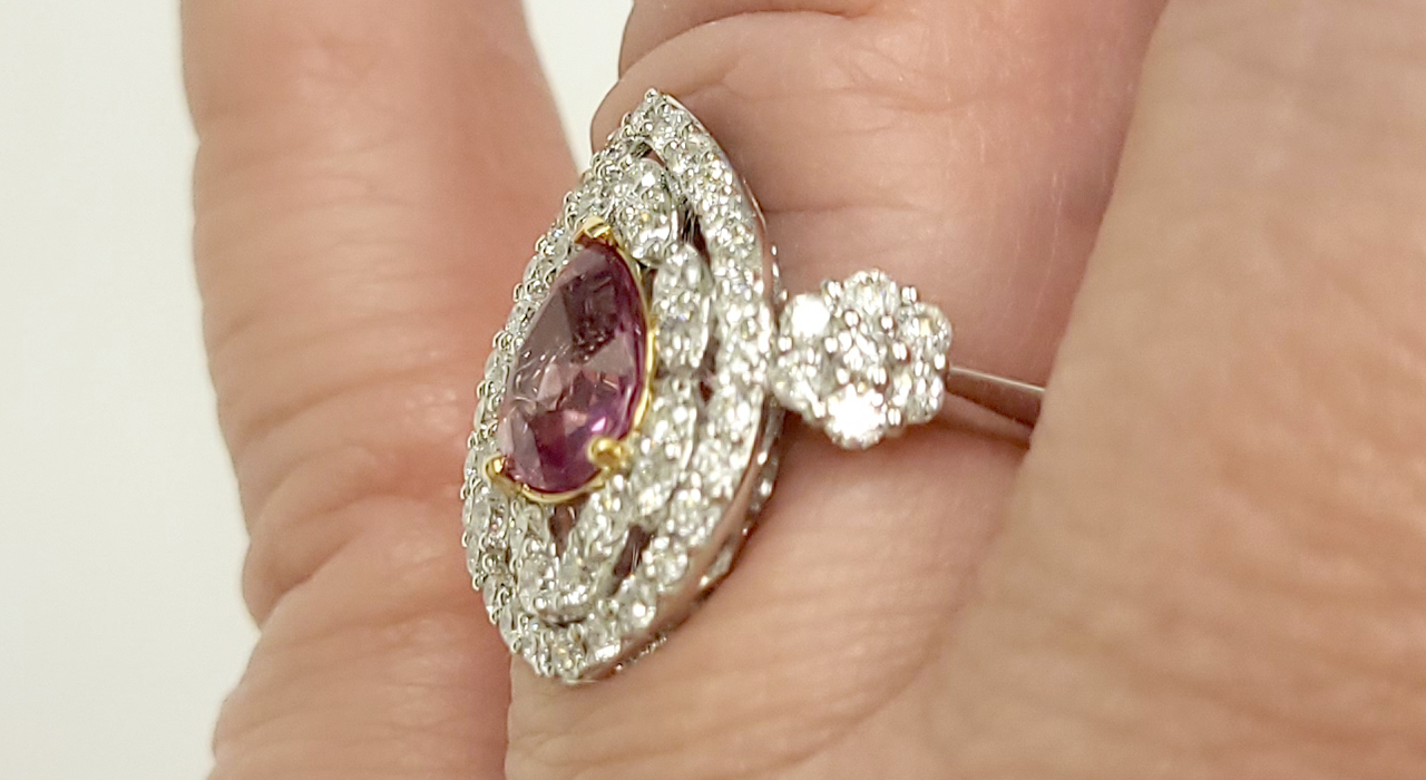 5th Image of a N/A 18K GOLD SAPPHIRE & DIAMOND