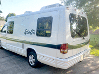 Image 4 of 17 of a 1996 WINNEBAGO RIALTA