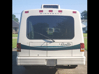 Image 8 of 17 of a 1996 WINNEBAGO RIALTA