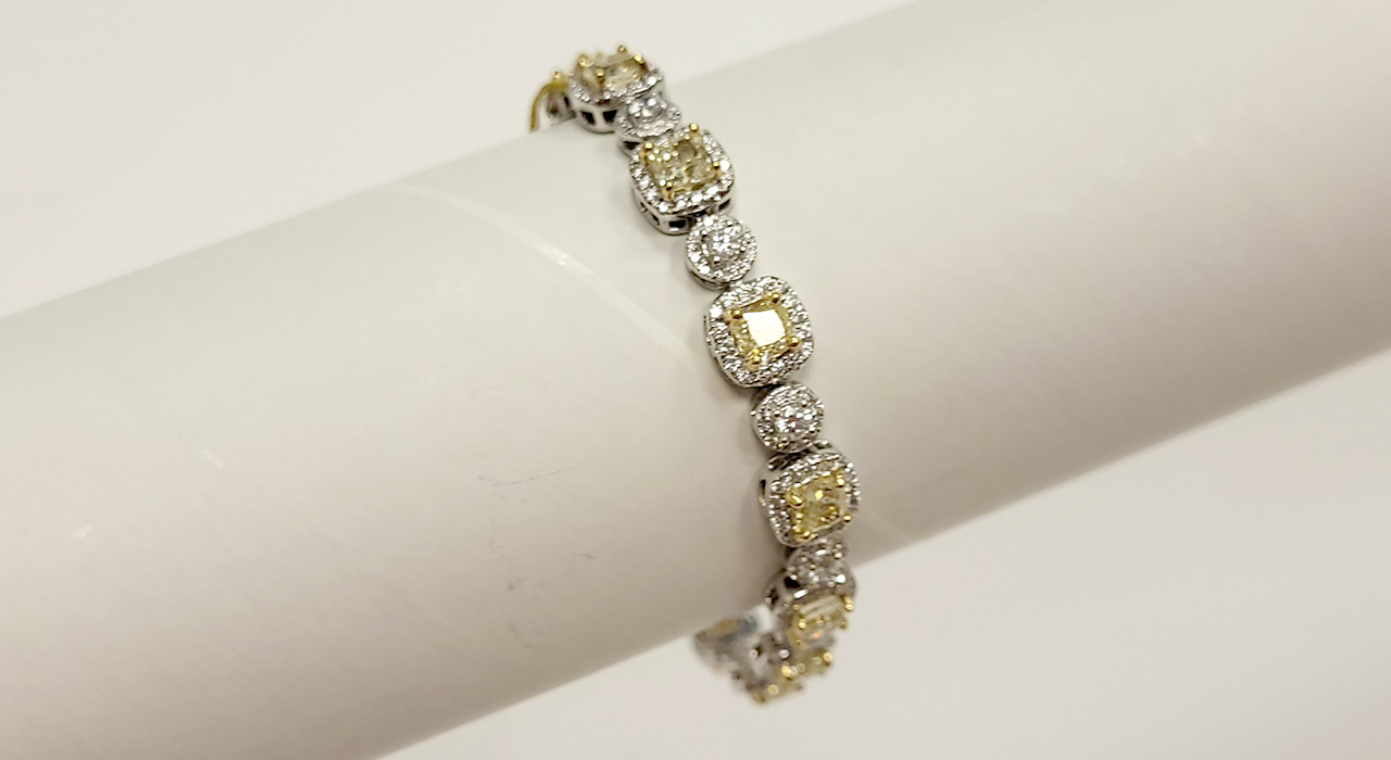 4th Image of a N/A 18K GOLD DIAMOND
