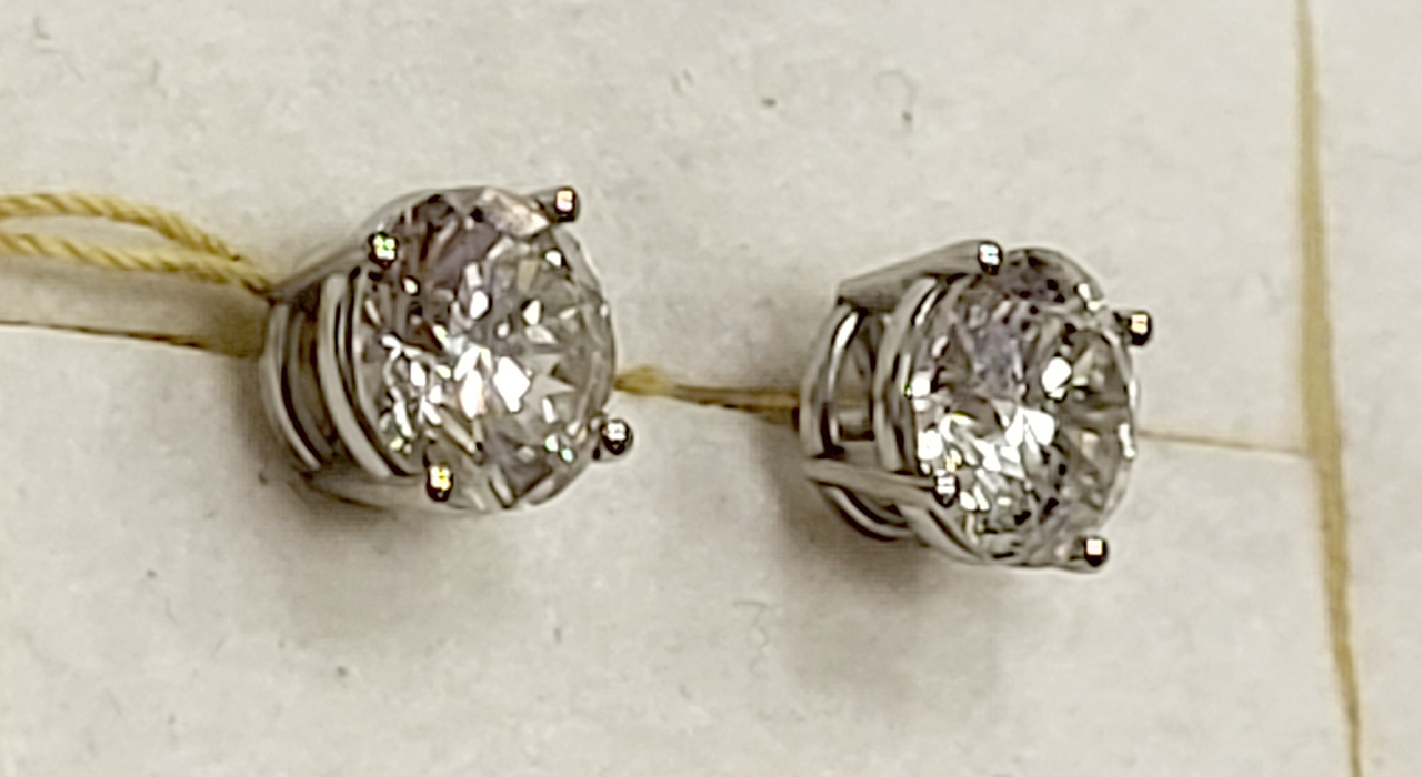 2nd Image of a N/A 14K WHITE GOLD DIAMOND STUD