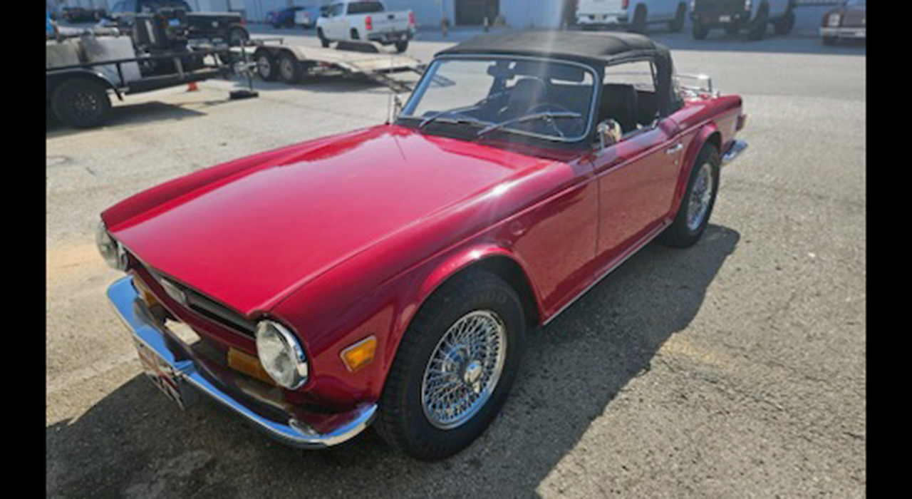 2nd Image of a 1972 TRIUMPH TR6