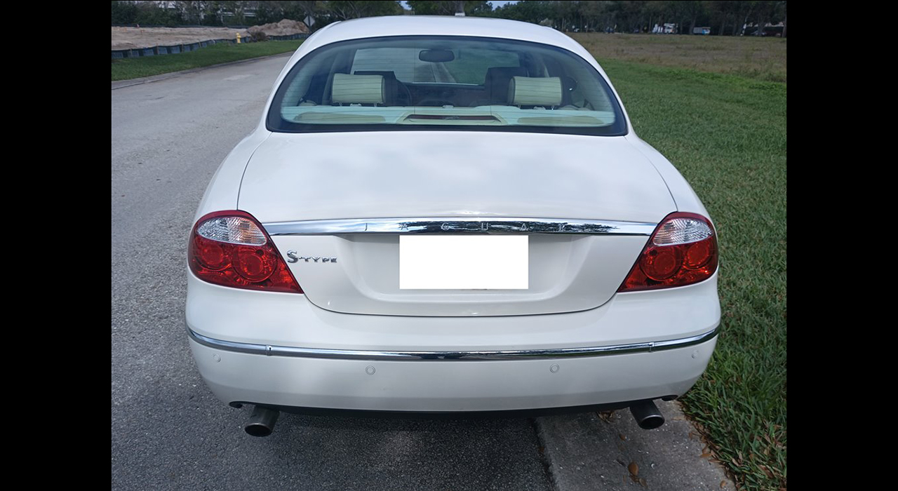 3rd Image of a 2008 JAGUAR S TYPE