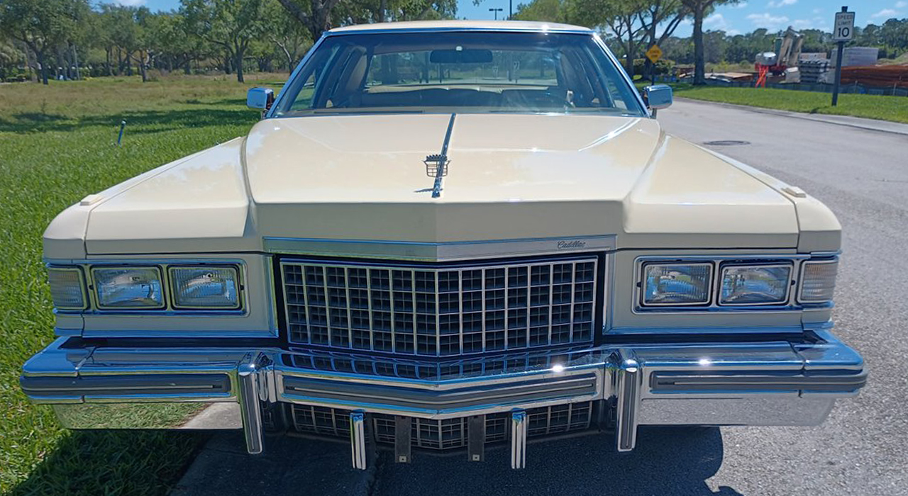 3rd Image of a 1976 CADILLAC COUPE DEVILLE