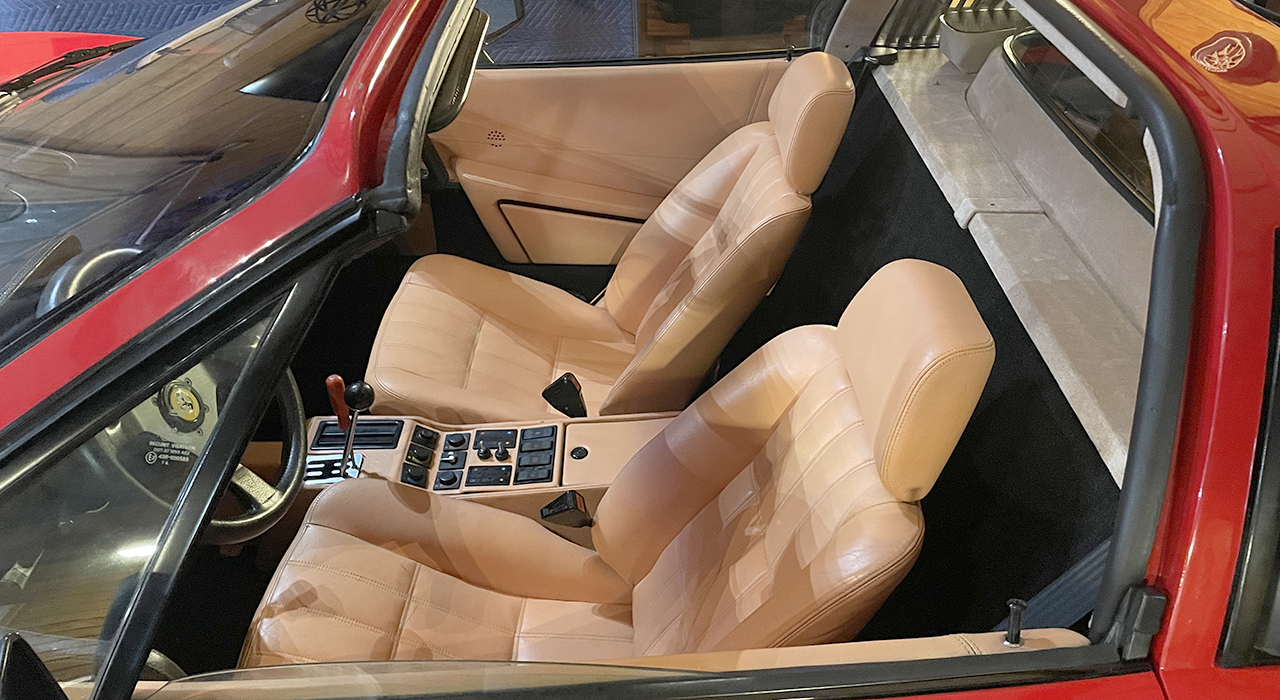 2nd Image of a 1987 FERRARI 328 GTS