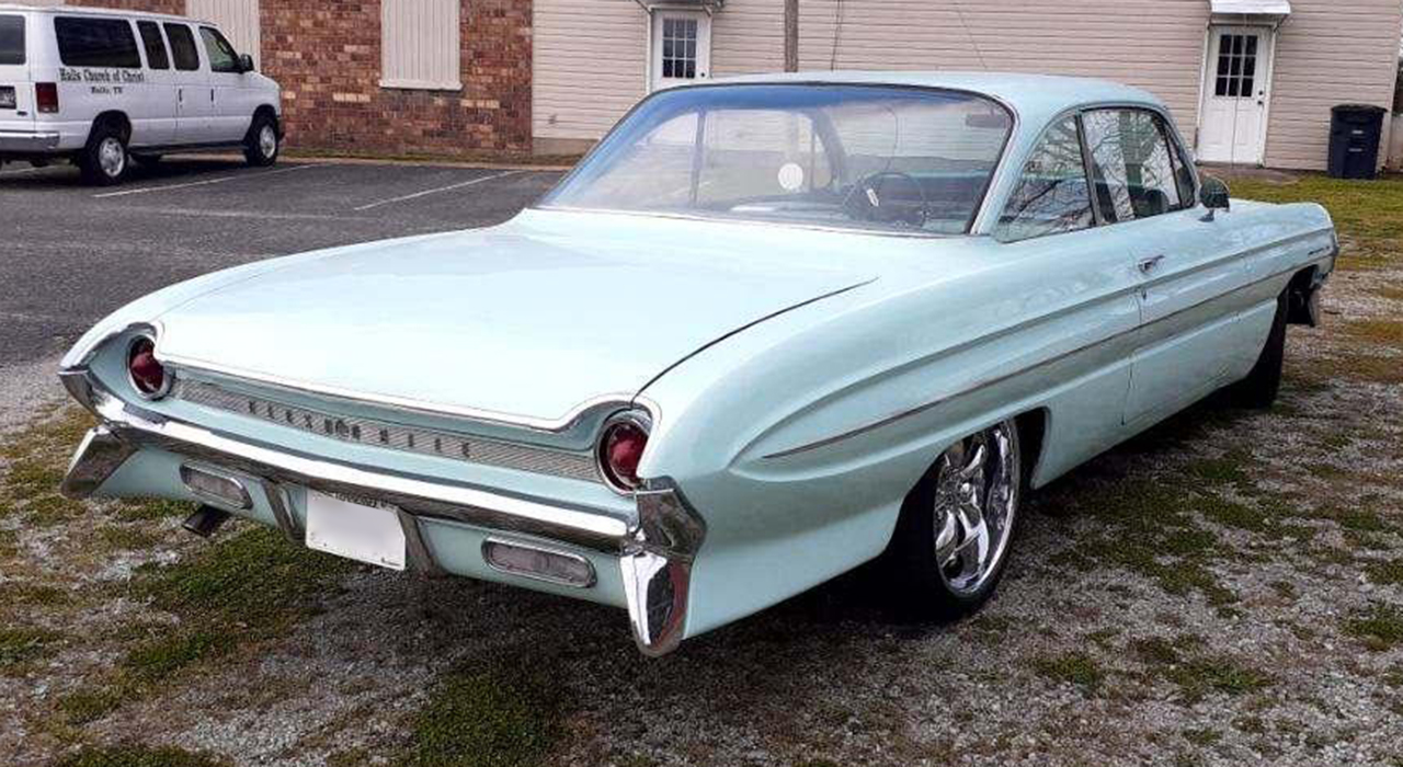 1st Image of a 1961 OLDSMOBILE DYNAMIC 88