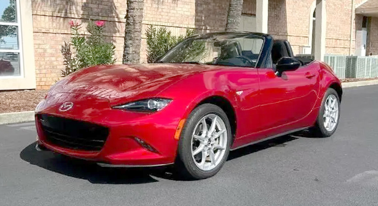 0th Image of a 2016 MAZDA MX-5 MIATA SPORT