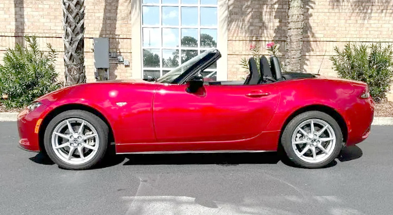 4th Image of a 2016 MAZDA MX-5 MIATA SPORT