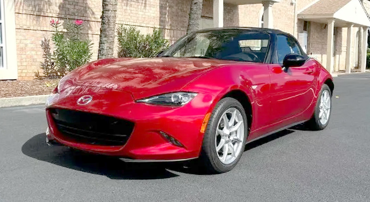 8th Image of a 2016 MAZDA MX-5 MIATA SPORT