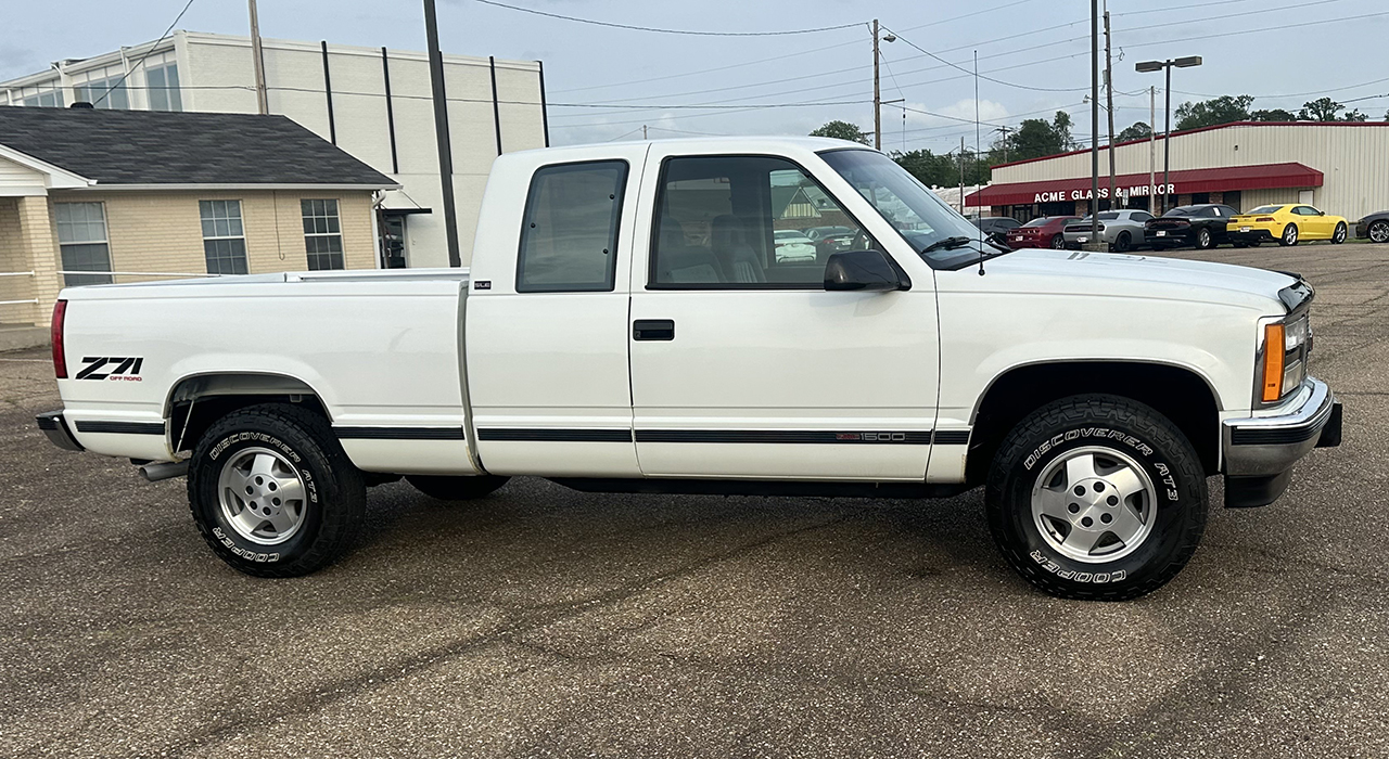 5th Image of a 1993 GMC SIERRA Z71 SLE