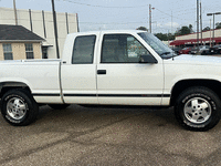 Image 6 of 31 of a 1993 GMC SIERRA Z71 SLE