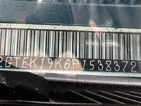 Image 28 of 31 of a 1993 GMC SIERRA Z71 SLE